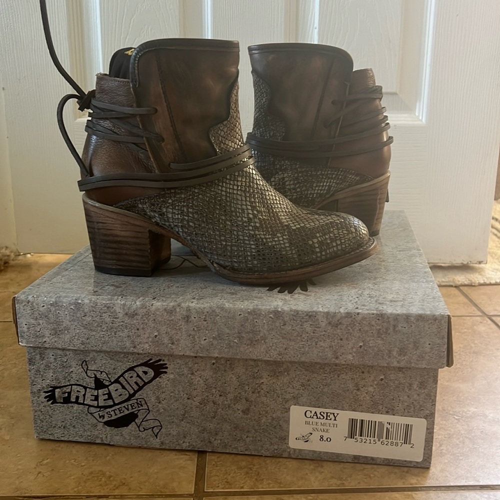 Freebird Casey boot- Size 8. Never worn. Blue multi snake color
